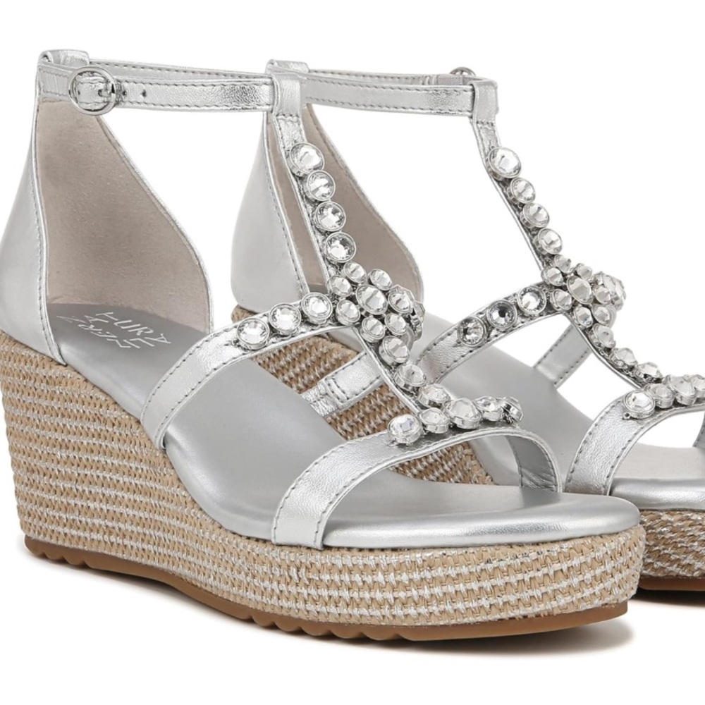 🆕 Naturalizer Serena silver wedge sandals